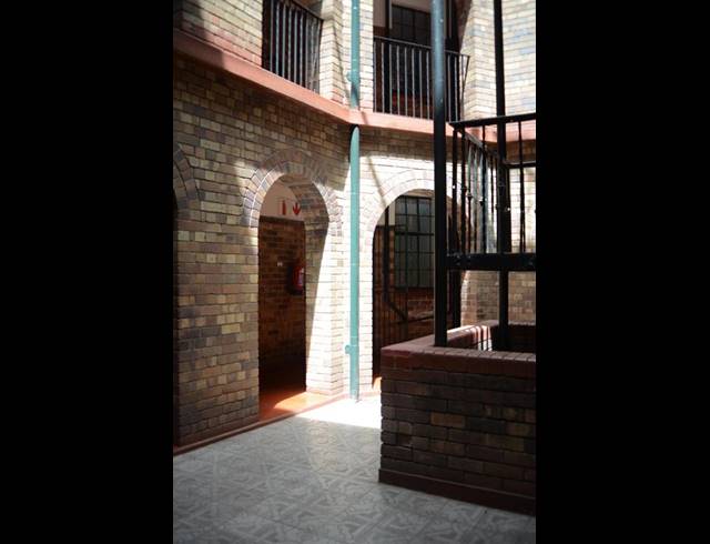 2 BEDROOM PROPERTY TO RENT IN KENSINGTON